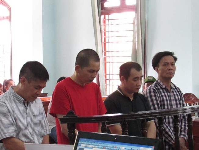 'Mua' ô tô không phải bằng tiền mà bằng... xe máy