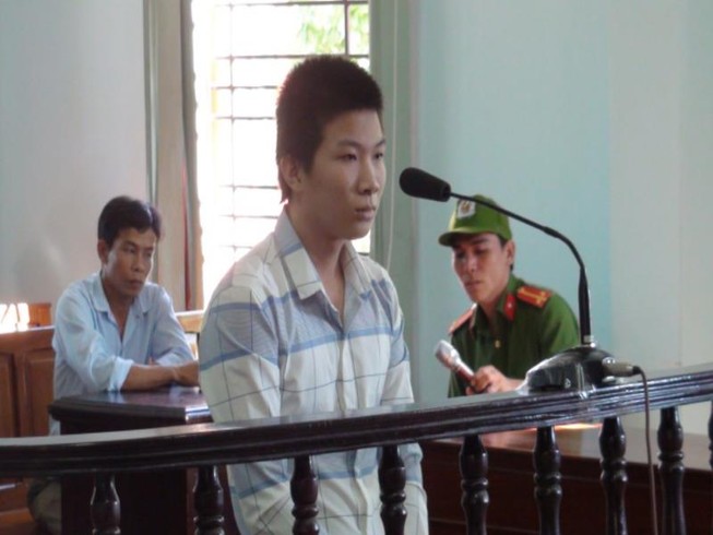 Cháu đâm chú tử vong vì bị nhắc nhở nhậu