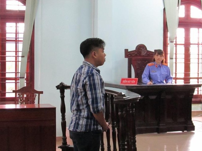 Bị cáo bất ngờ rút kháng cáo khi nghe tòa giải thích