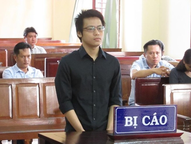 Giám đốc trẻ chiếm đoạt 23 tỉ của công ty cá độ bóng đá