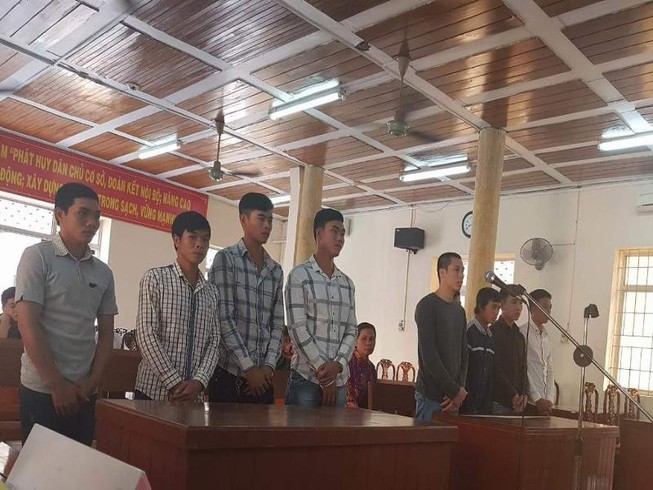 Điều tra lại vụ cầm dao chặn xe xin tiền giữa đêm