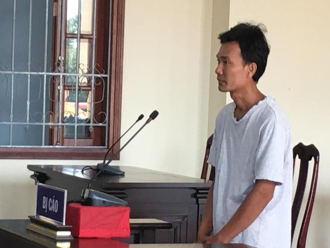 Người đàn ông đi tù từ chuyện tranh chấp đất rồi đánh công an