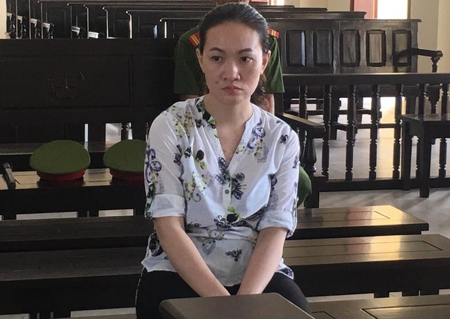 Cú lừa ngoạn mục của người phụ nữ bán chả cá