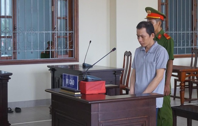 Nghiện đánh bạc, tài xế 'nướng' 4 xe ô tô vào đỏ đen