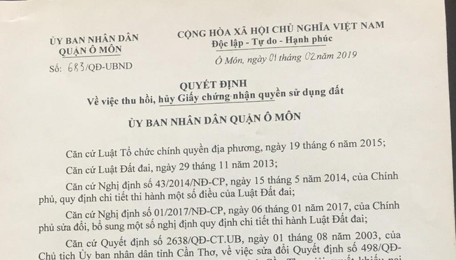 Ủy ban quận thua kiện vì thu hồi sổ đỏ sai