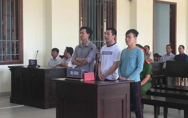 Siêu trộm các trường học hầu tòa
