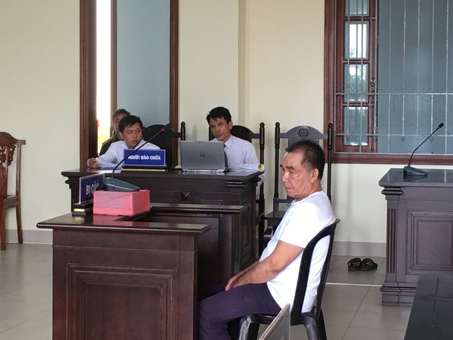 Ông lão 70 đánh chết hàng xóm 1 cách tàn độc vì... đất