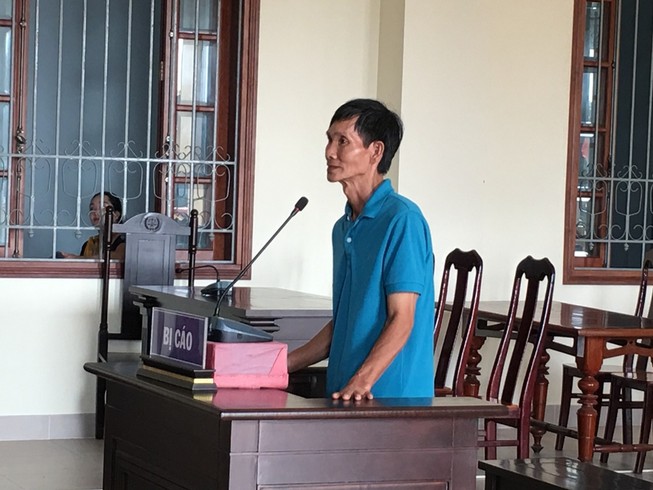 Trộm điện thoại bị cửa hàng đòi 2 lần vẫn quyết không trả