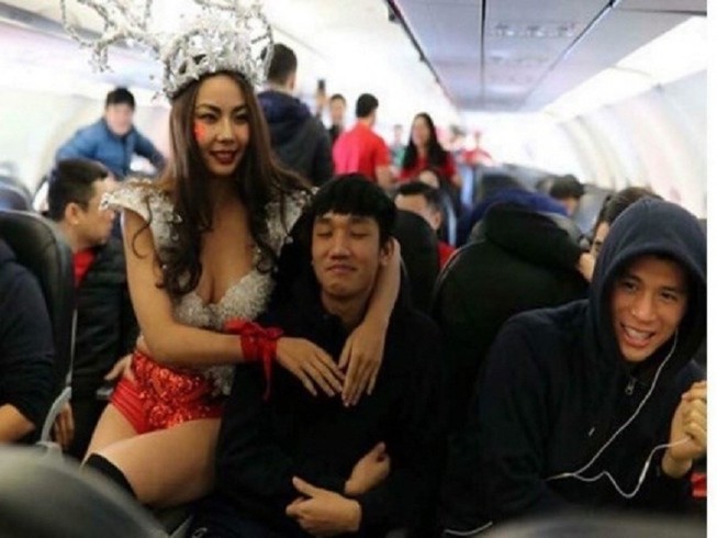 bikini-vietjet_nvjo.jpg