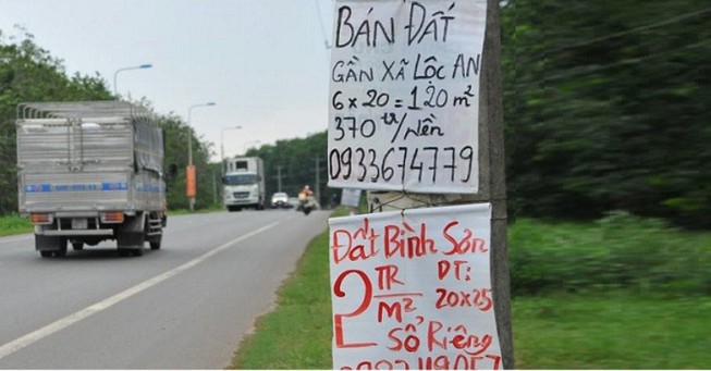 Tiền đột ngột chảy sang bất động sản