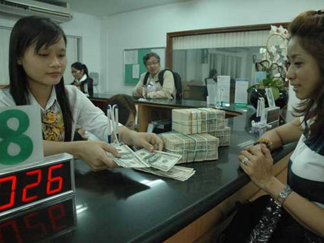 Lãi suất huy động nơi giảm, nơi tăng