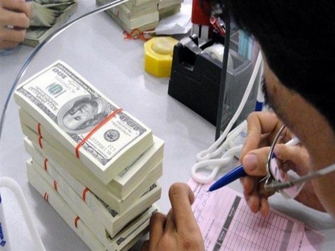 Giá USD tự do tăng đột biến
