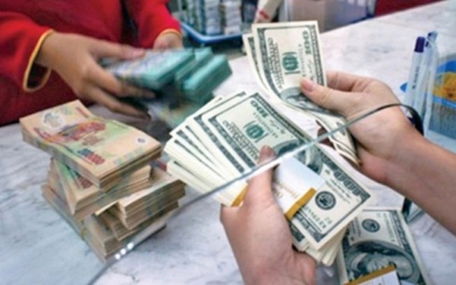 Giá USD tại nhiều ngân hàng liên tục tăng