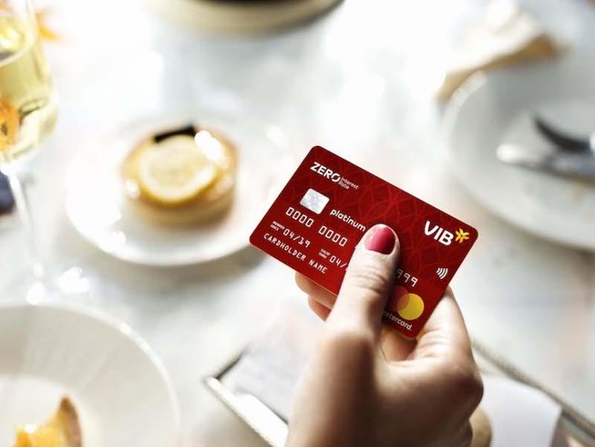 Lần đầu tiên tại Việt Nam có thẻ tín dụng miễn lãi trọn đời