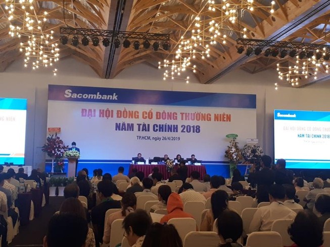 Cổ đông Sacombank chỉ cần cổ tức an ủi thôi cũng được