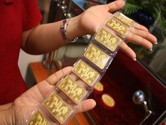 Giá vàng đột ngột rủ nhau tăng dữ dội