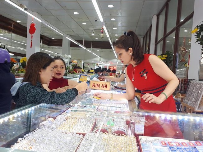 Giá vàng lại tăng sốc, vọt lên trên 39 triệu đồng/lượng