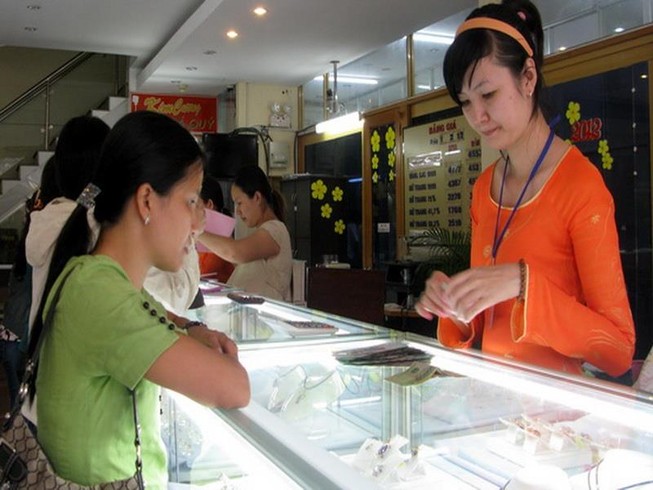 Giá vàng rủ nhau bùng nổ nhờ Tổng thống Mỹ