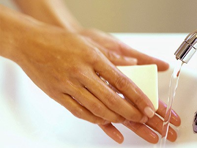 Gần một nửa nhân viên y tế không rửa tay khi làm việc