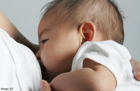 Bú sữa mẹ, trẻ thông minh và giàu có hơn