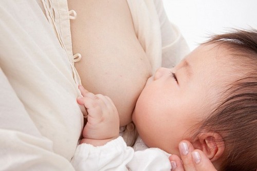 Nuôi con bằng sữa mẹ giúp ngừa ung thư