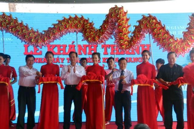 Thủ tướng dự lễ khởi công nhiều nhà máy tại Kiên Giang