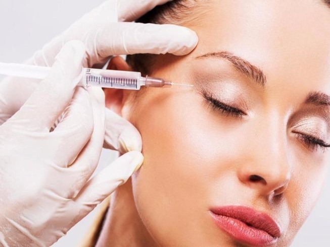 Bị mù vì tiêm chất làm đầy mặt 