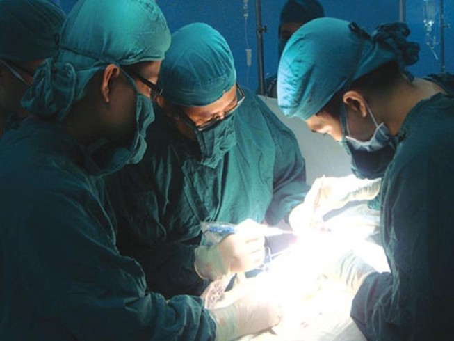 ‘Súng’ xém bị lột da vì xài ‘áo mưa’ dỏm
