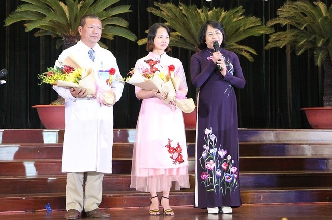 Phó Chủ tịch nước tặng ngay 50 triệu khi nghe chuyện xúc động