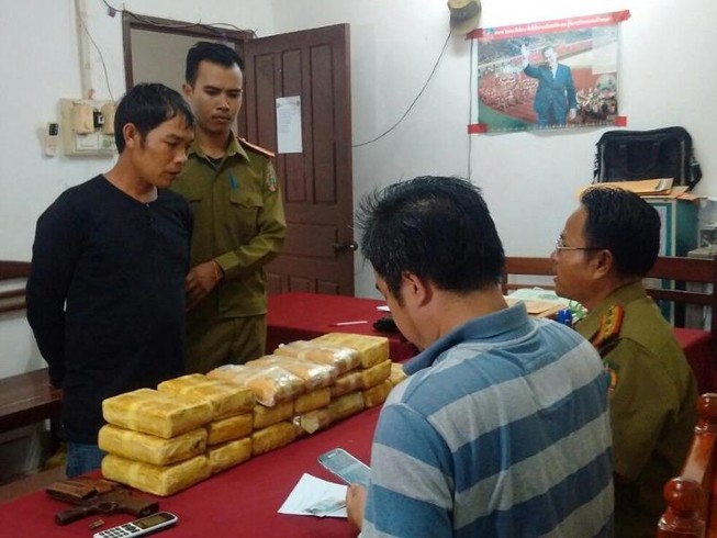 Ký sự từ biên cương - Bài 1 : Vịt lộn treo trên trụ điện