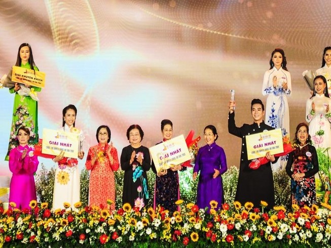Thí sinh U80 đoạt giải nhất Duyên dáng áo dài năm 2019