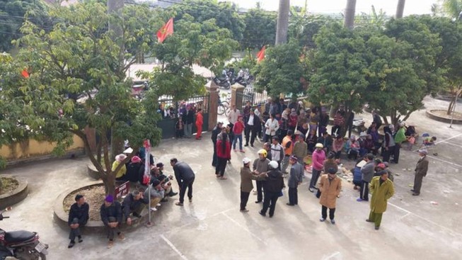 Còng tay vượt quyền,công an xin lỗi nguyên trưởng thôn