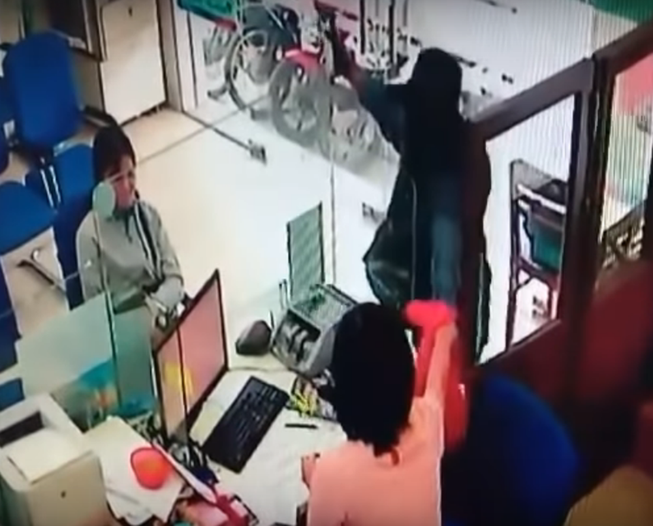 Hình ảnh đầy đủ vụ cướp ngân hàng ở Tiền Giang