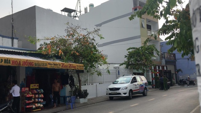 Khám xét nhà 'Đại gia đeo vàng' Phúc XO