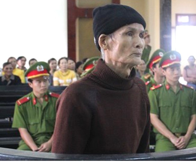 Chém chết con dâu và bạn trai, ông lão bị tù chung thân