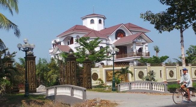 Vụ dinh thự ông Trần Văn Truyền: Thường vụ tỉnh ủy xin ý kiến Trung ương