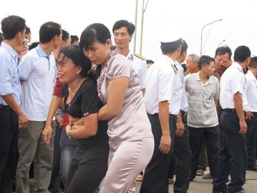 Tiếc thương người lính nhà giàn