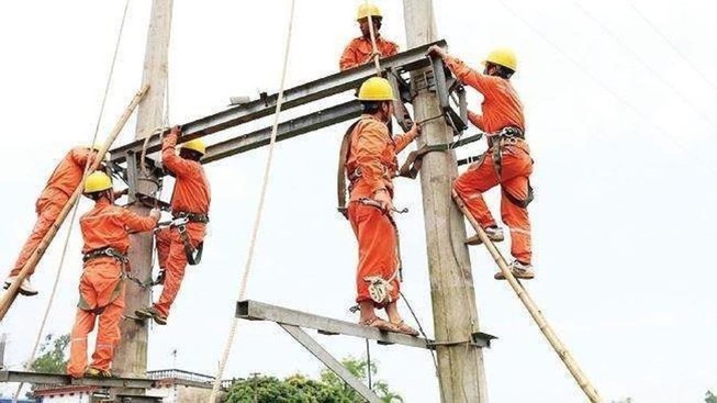 Chuyện phản ứng giá điện và đề nghị xử lý dân