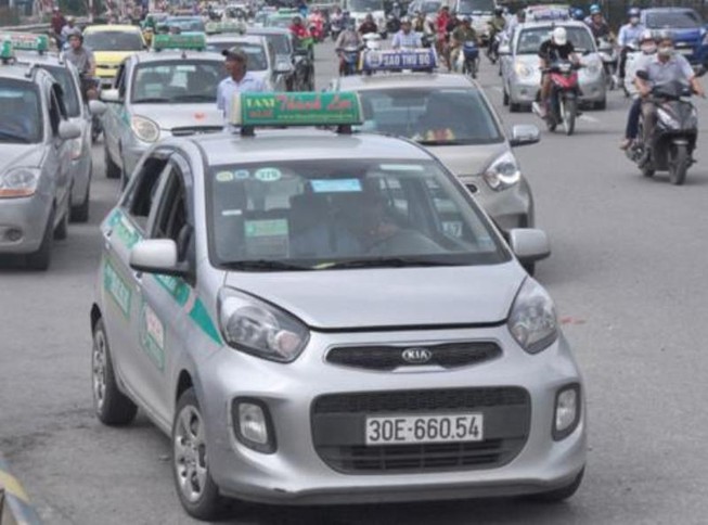 Hà Nội sẽ áp dụng đồng phục năm màu cho taxi