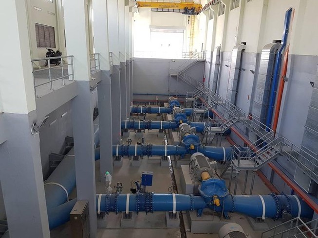 Nước sinh hoạt khu phía Tây Hà Nội có mùi lạ, dân hoang mang