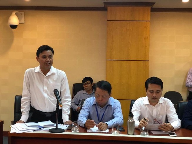 Nguồn nước cho dân phía Tây Hà Nội dùng bị đổ trộm dầu thải