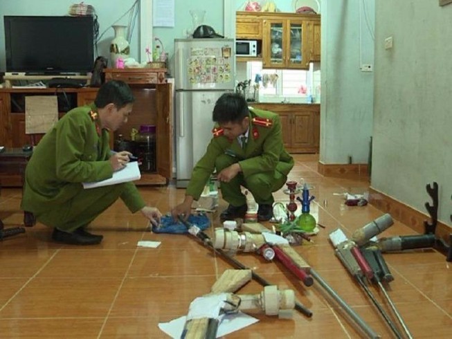 Thu giữ cả kho súng trong nhà 'trùm' ma túy 