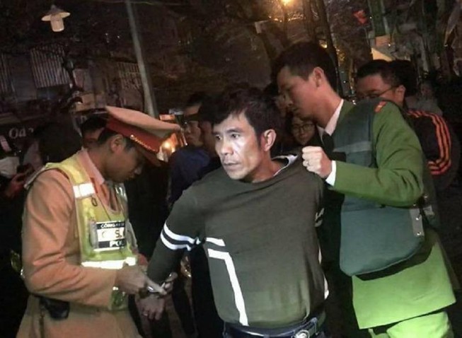 Thấy cảnh sát, lao xe bỏ chạy rồi gây tai nạn