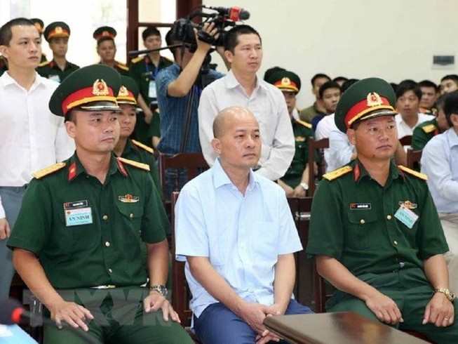 Út “trọc” nói nhờ người viết hộ hồ sơ Đảng vì ít học, chữ xấu