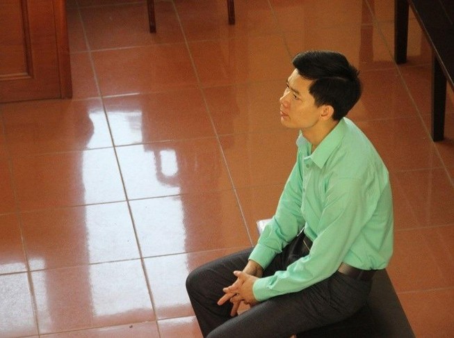 BS Hoàng Công Lương bị cấm đi khỏi nơi cư trú