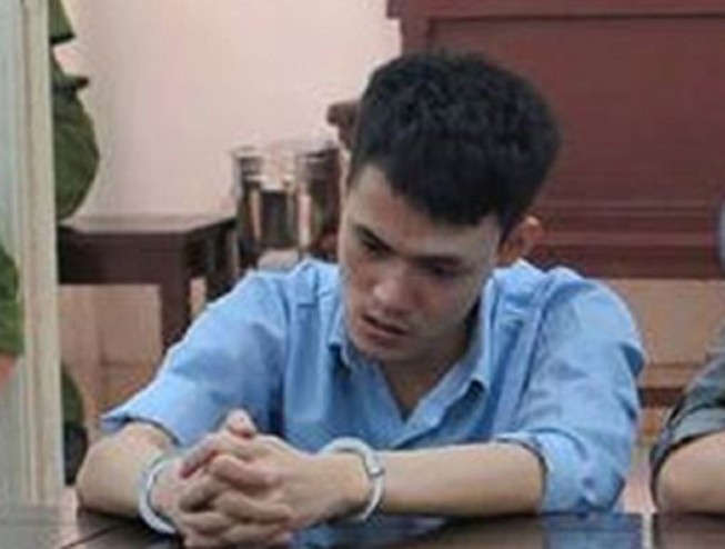 Bị cáo can tội giết người bất ngờ điên loạn tại pháp đình