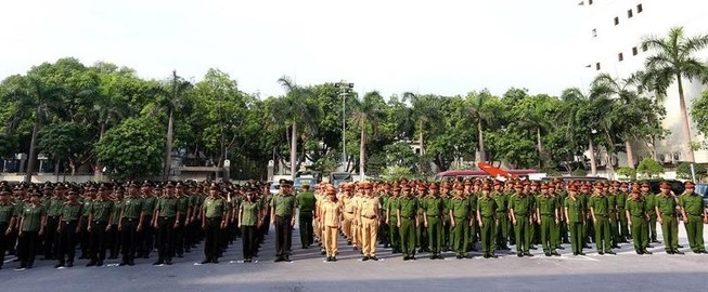 Bộ Công an: Nghiêm cấm cán bộ cho hoặc tặng quân trang
