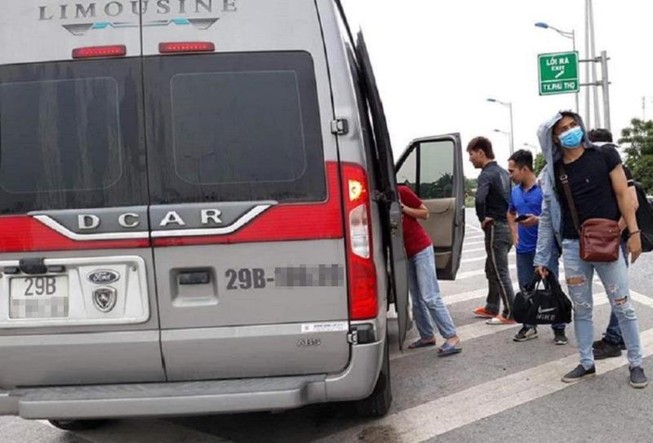 Hành khách tố bị nhà xe bỏ rơi giữa cao tốc khi về quê nghỉ lễ