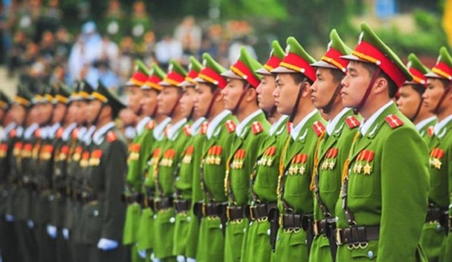 Cách chức nếu công an đánh đập vợ con nghiêm trọng