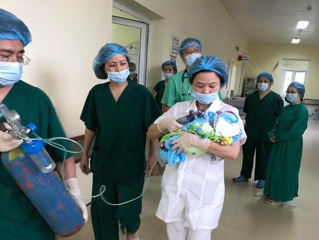 Nỗ lực giữ con đầy xúc động của sản phụ ung thư giai đoạn cuối